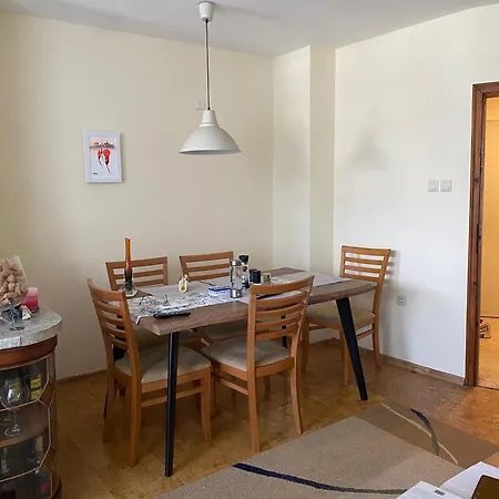 Lovely Two-bedroom Flat In Centre * بورغاس