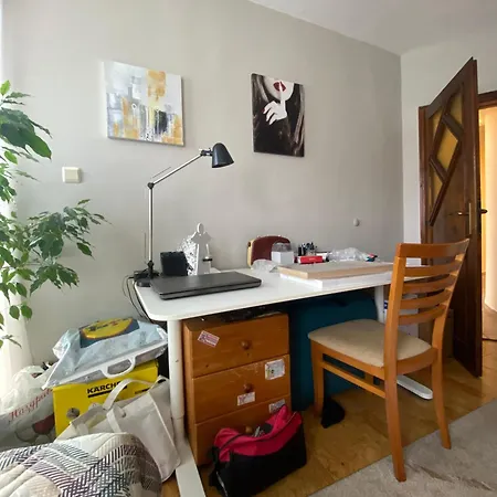 شقة Lovely Two-bedroom Flat In Centre